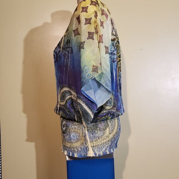 Colourful top with interesting pattern. - Picture 4 of 5